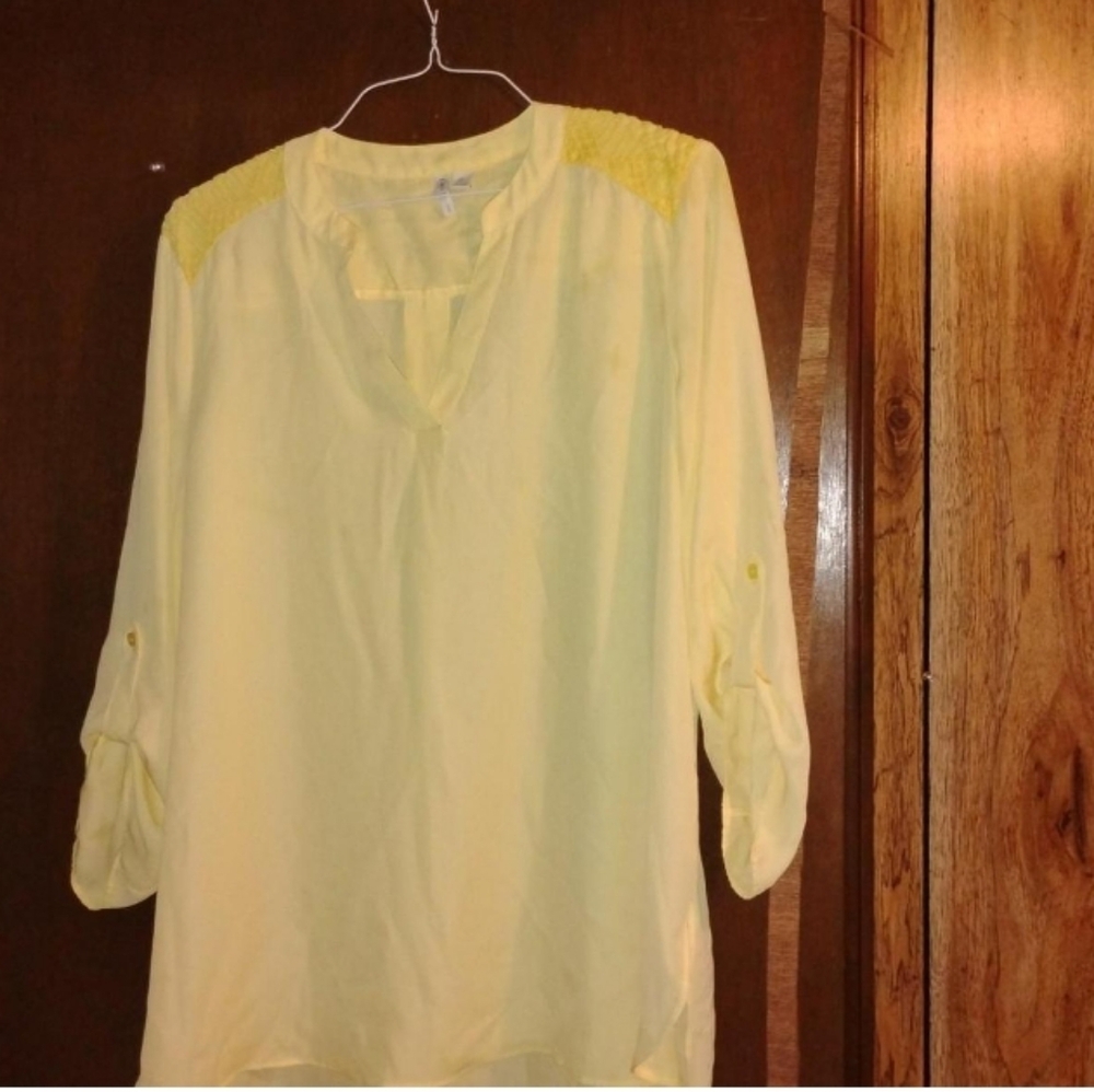 Yellow polyester blouse with lace button sleeves.loose oversized #blouse